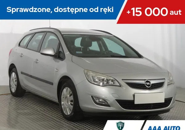 poznań Opel Astra cena 26000 przebieg: 175943, rok produkcji 2011 z Poznań